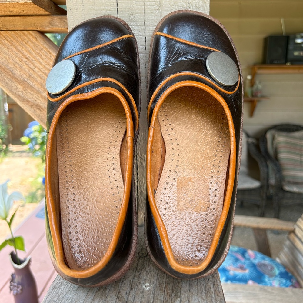 EXIT shoes black flats gold trim thick rubber soles. Sz 37